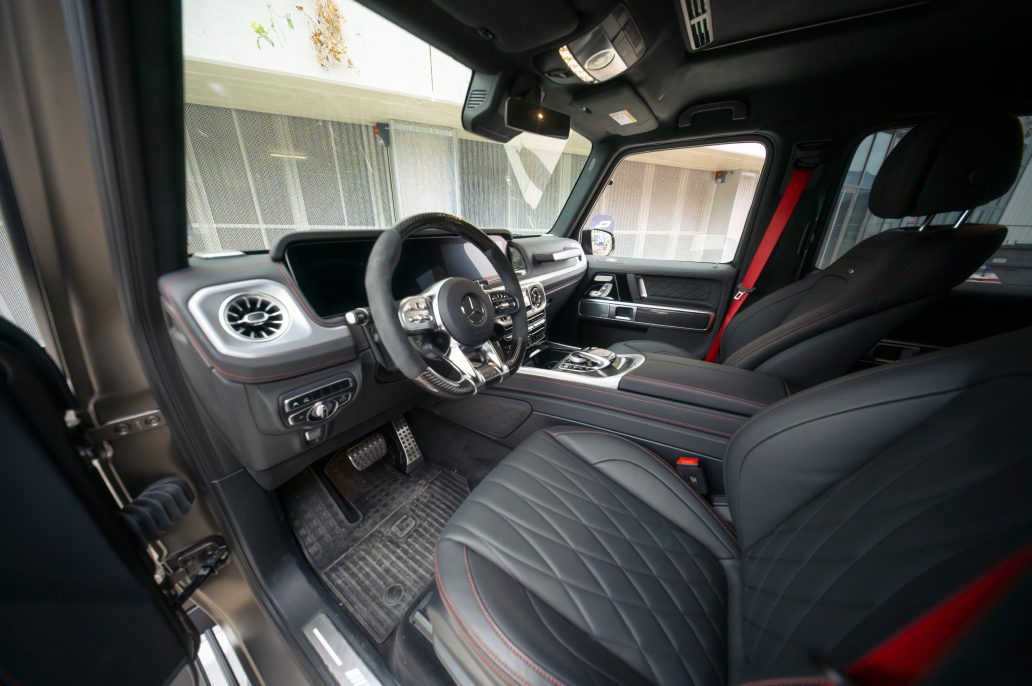 Voiture avec chauffeur à Courchevel — habitacle cuir du Mercedes G 63 AMG 2024
